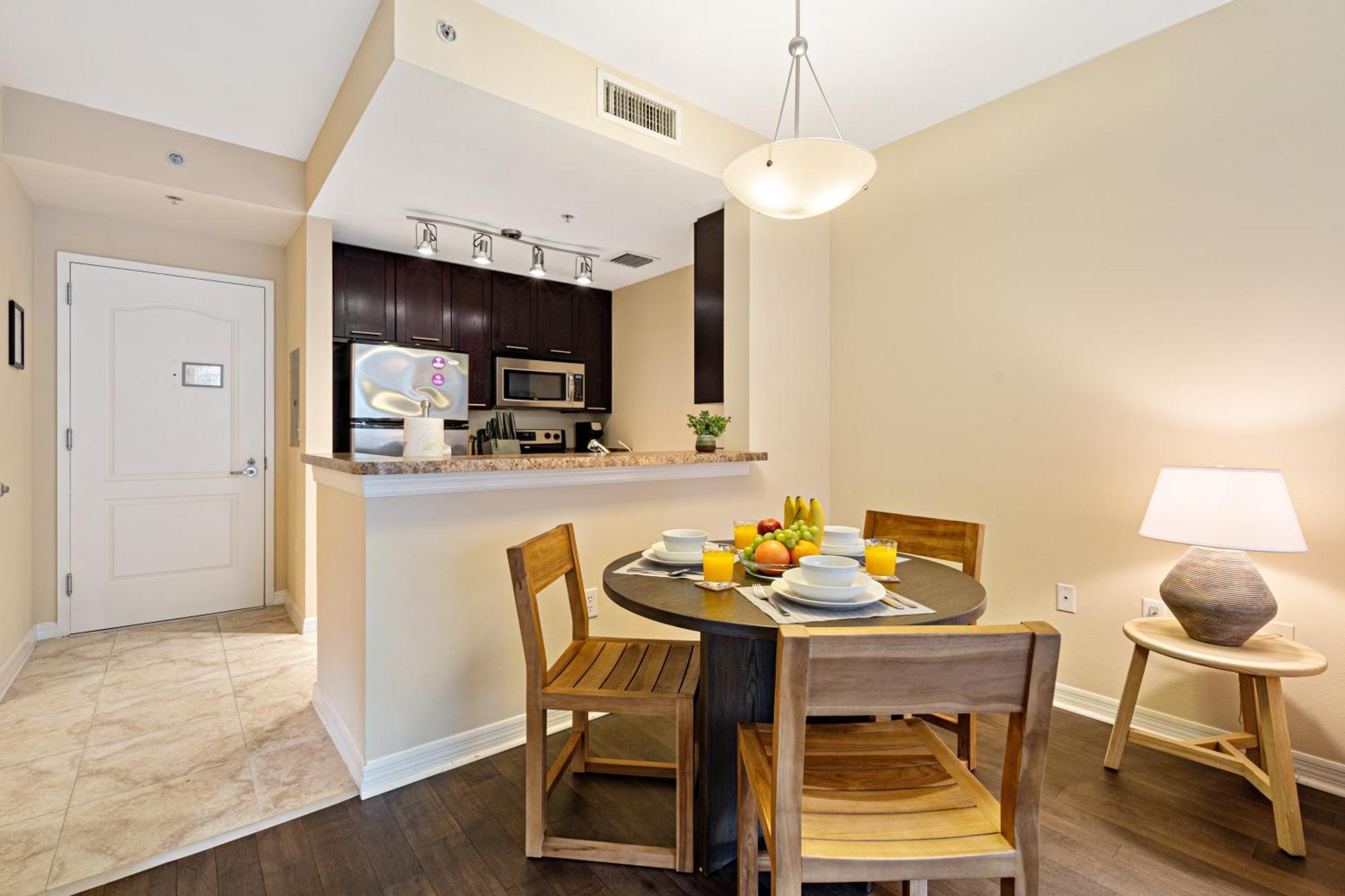 Dharma Home Suites South Miami At Red Road Commons Ngoại thất bức ảnh