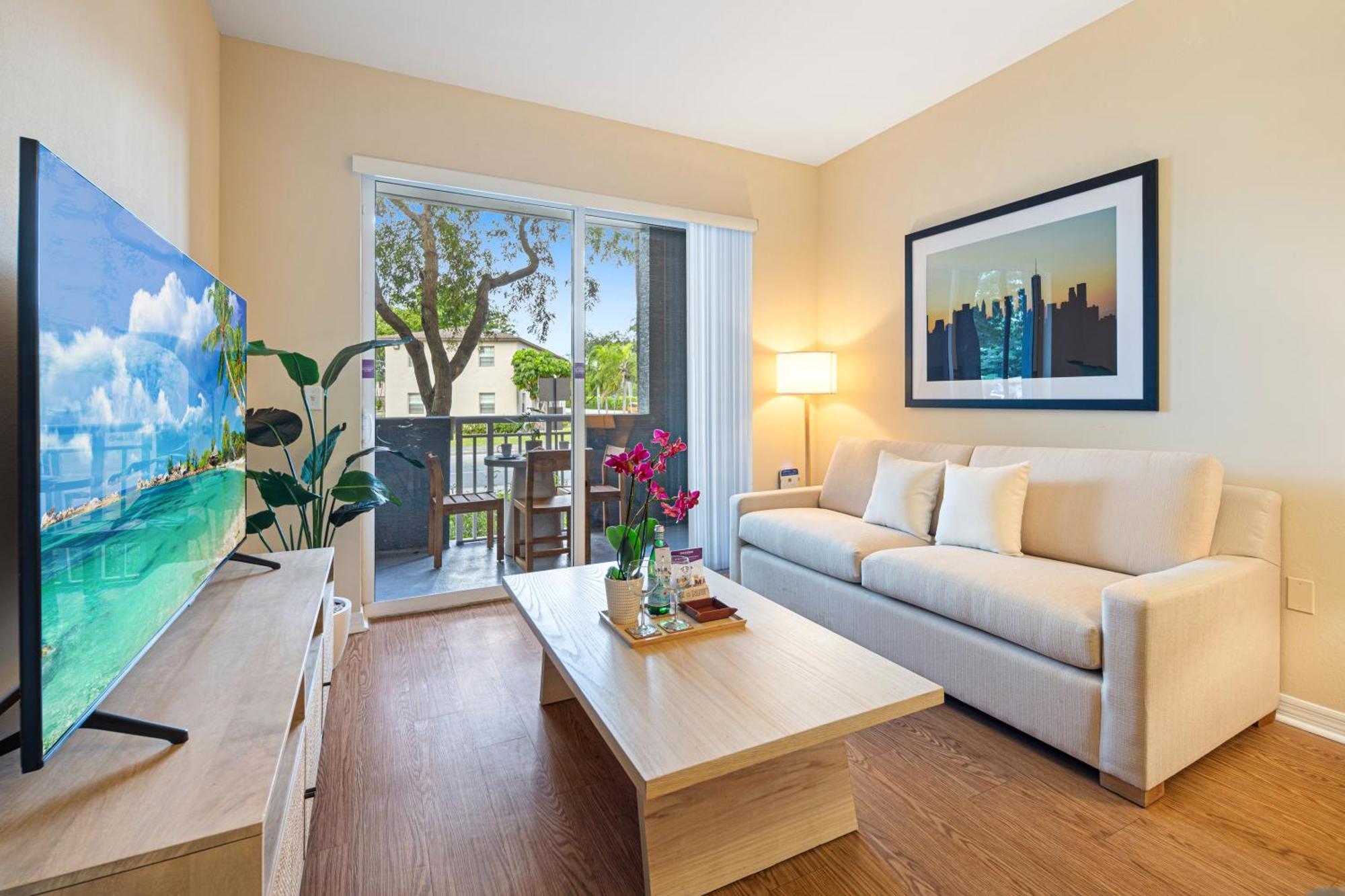 Dharma Home Suites South Miami At Red Road Commons Ngoại thất bức ảnh
