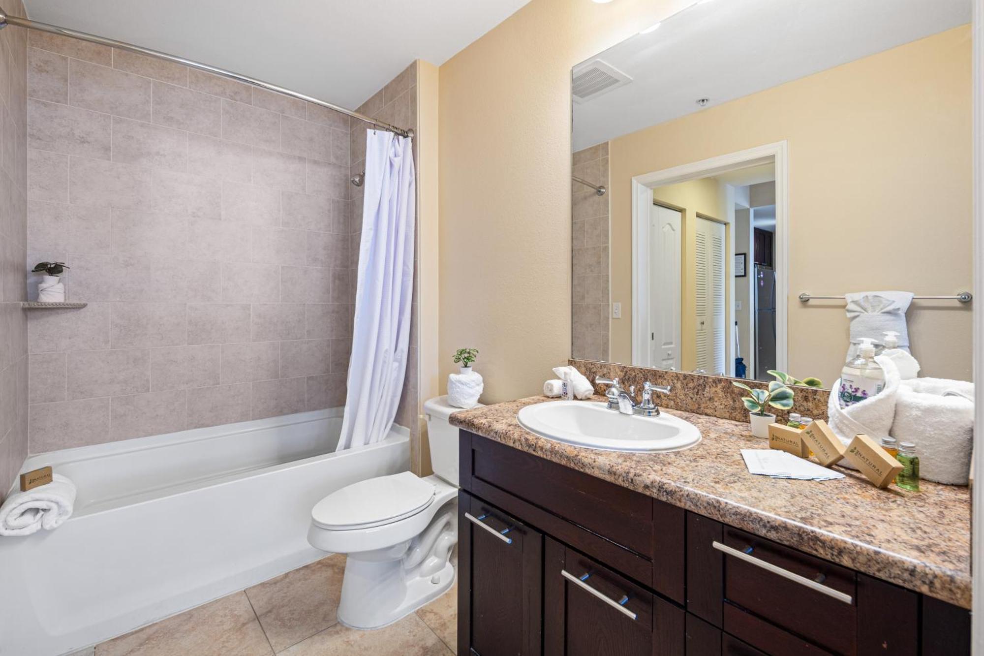 Dharma Home Suites South Miami At Red Road Commons Ngoại thất bức ảnh