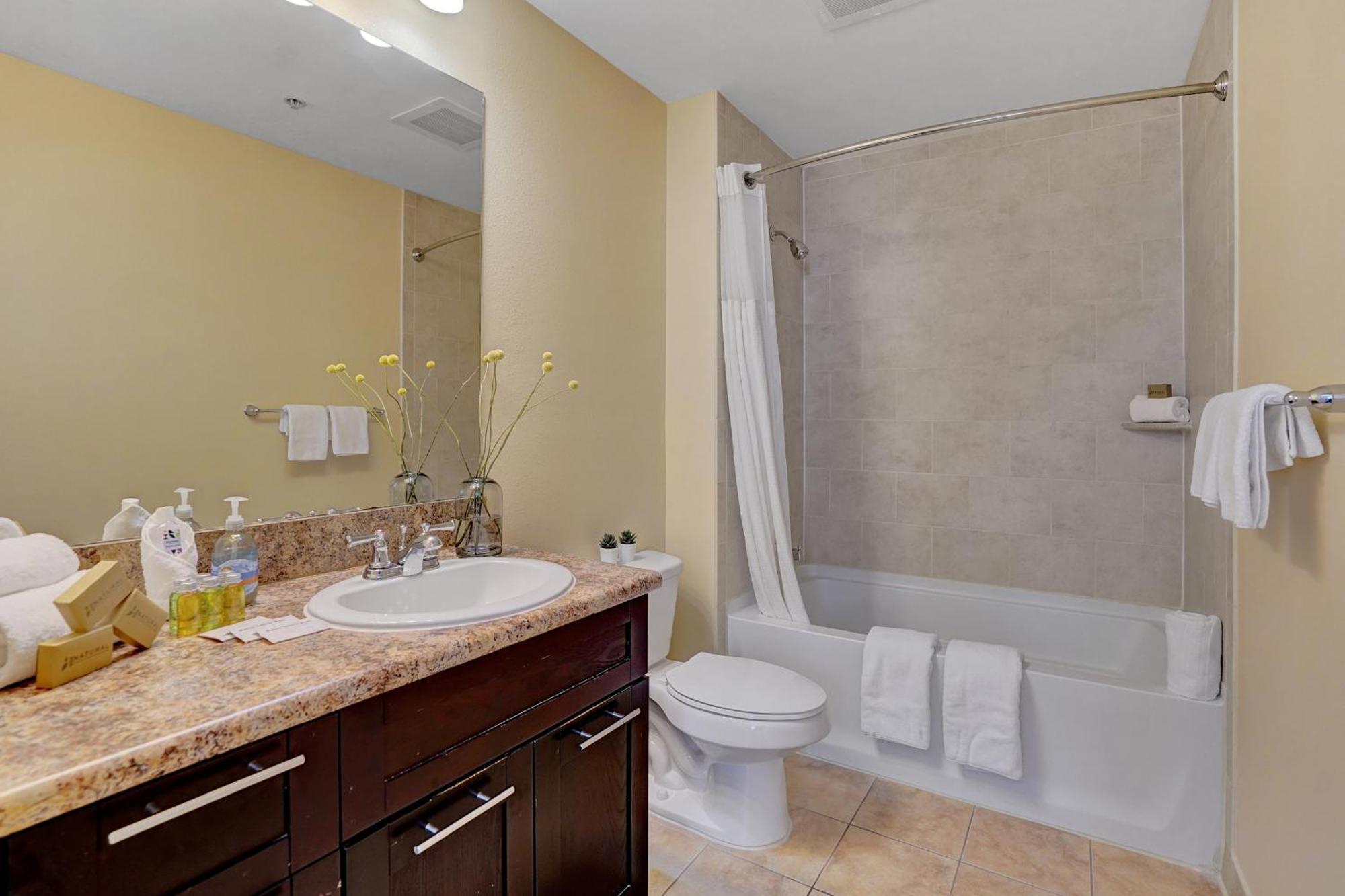 Dharma Home Suites South Miami At Red Road Commons Ngoại thất bức ảnh