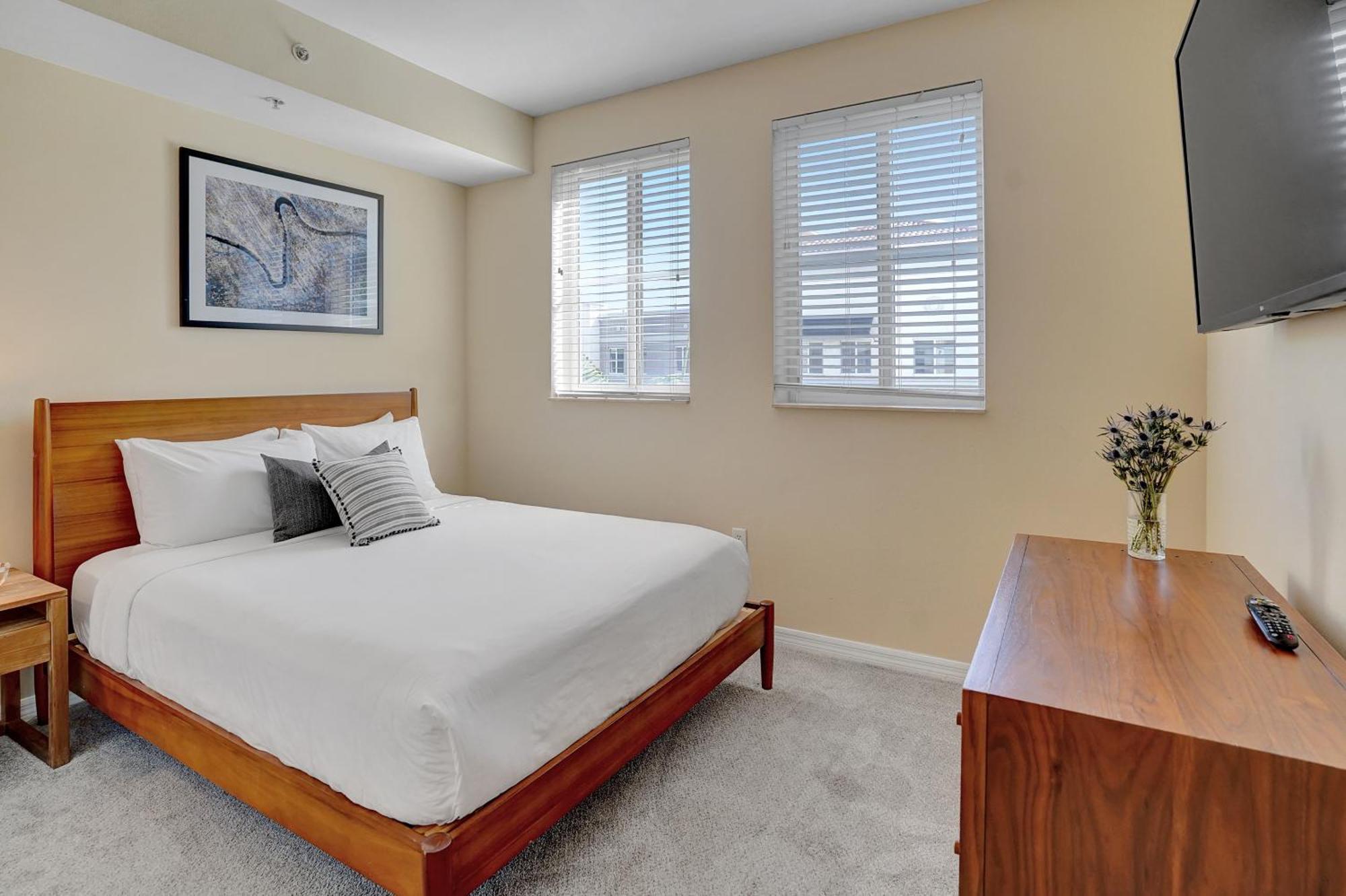 Dharma Home Suites South Miami At Red Road Commons Ngoại thất bức ảnh